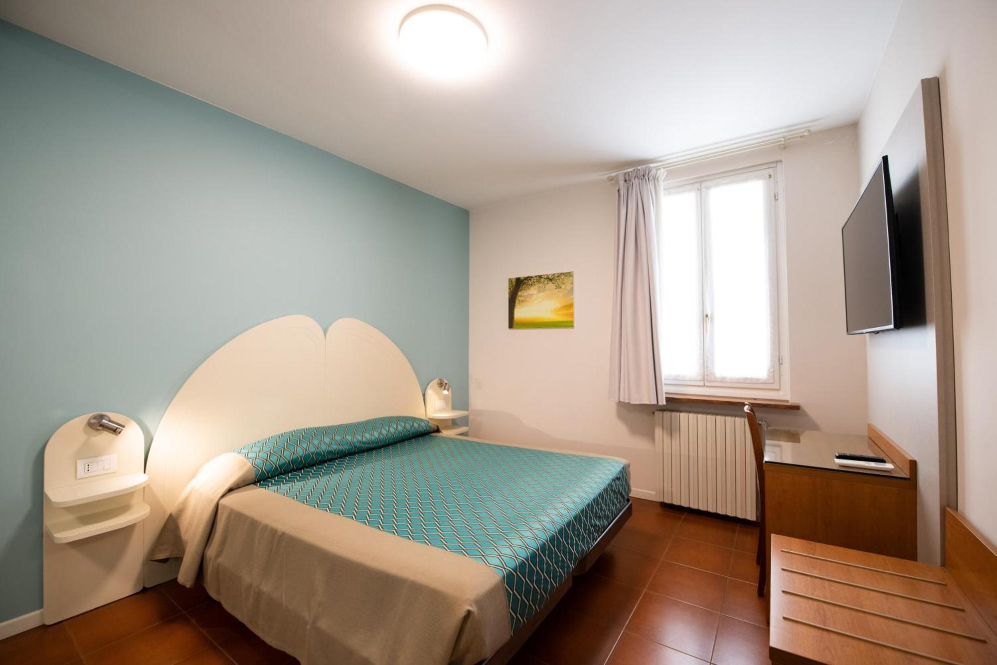 Alessi Appartamenti Desenzano del Garda Exterior foto