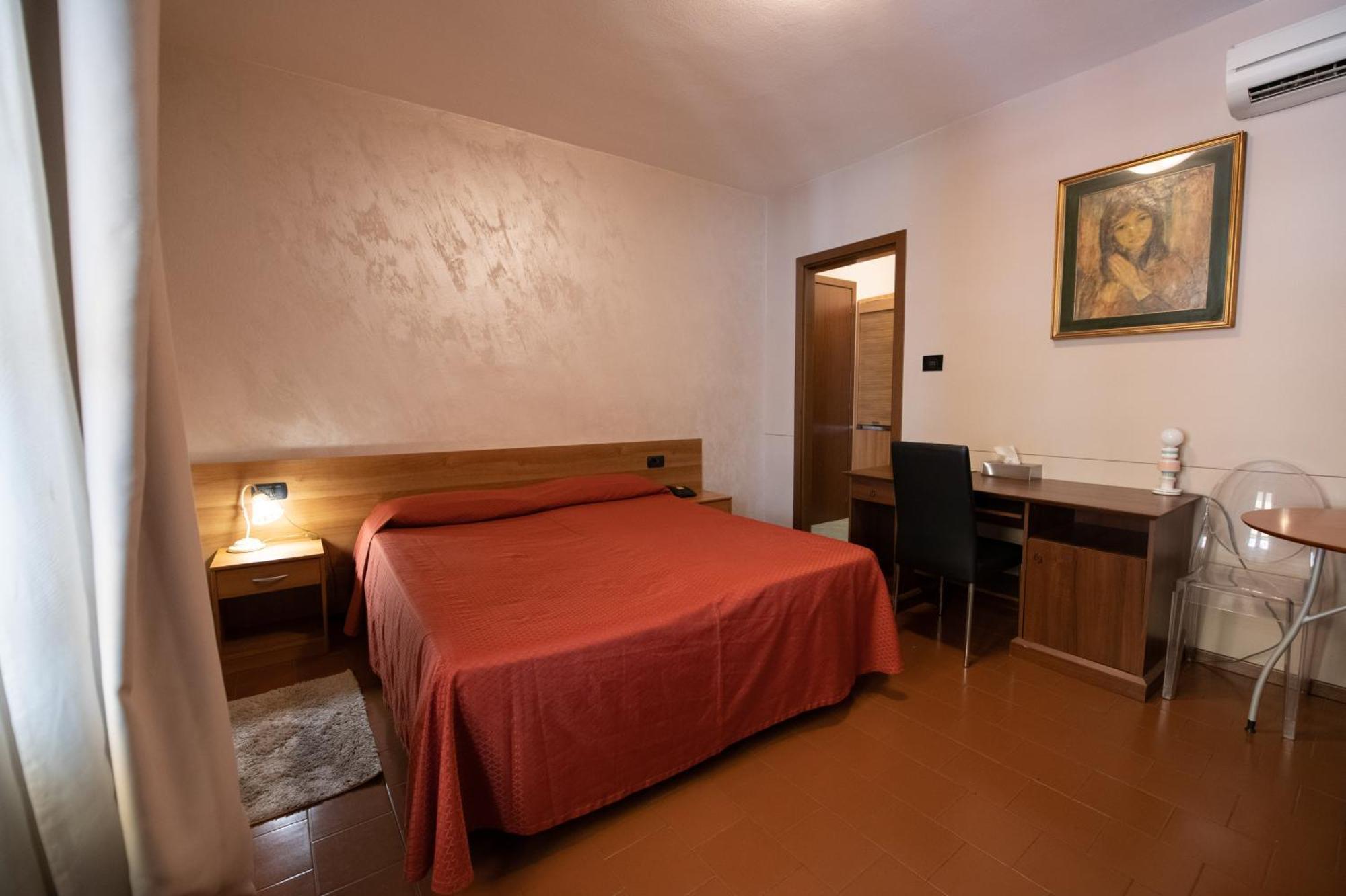 Alessi Appartamenti Desenzano del Garda Exterior foto